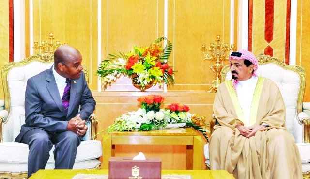 "حميد النعيمي خلال استقباله جوزي برناردو مانيا"