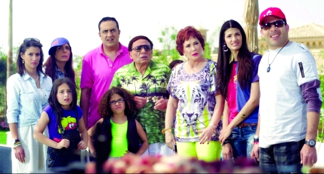 "■ عادل إمام ولبلبة في مشهد من مسلسل صاحب السعادة | من المصدر"