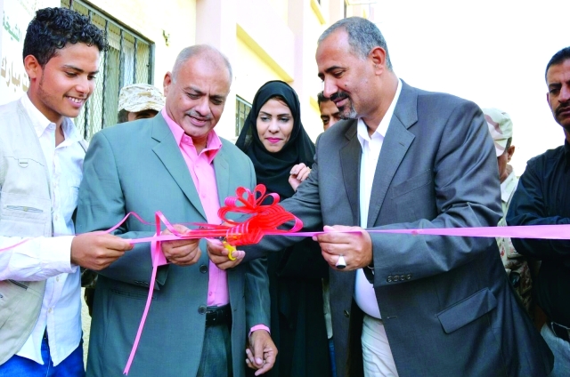 "محافظ عدن يفتتح إحدى مؤسسات ذوي الاحتياجات ضمن المشروع"