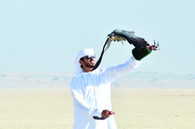 "■ تجهيز الصقر للانطلاق | البيان"