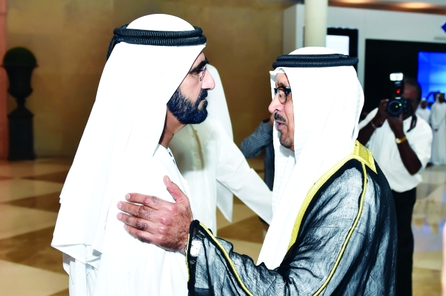 "محمد بن راشد يهنئ طارش المنصوري بزفاف نجليه"
