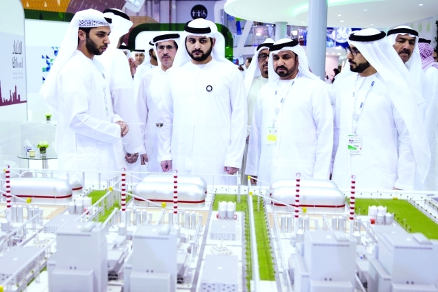 "■ سموه متفقداً أحد الأجنحة"