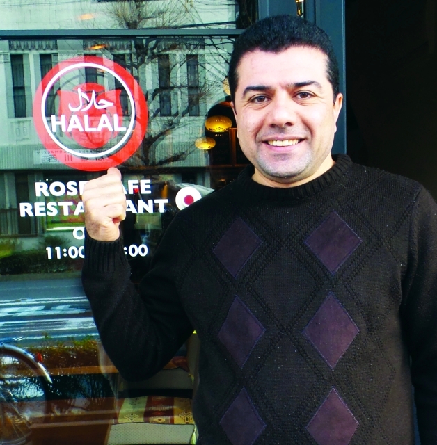 "سليم شيمشيك: وجبة الغداء على الطريقة العربية بعد صلاة الجمعة"