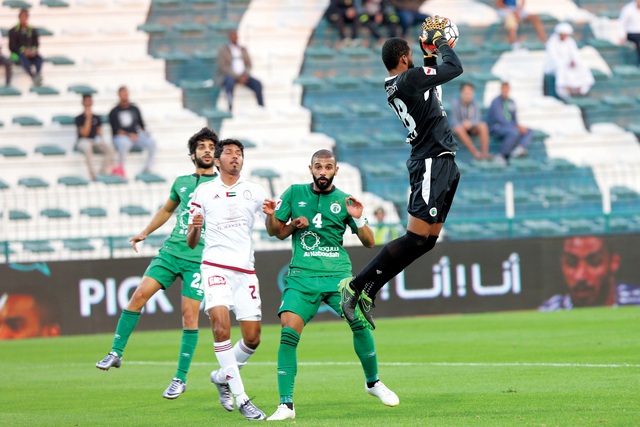 "توقيت الخروج المناسب من أهم عوامل تفوق الحراس | تصوير: عماد علاءالدين"