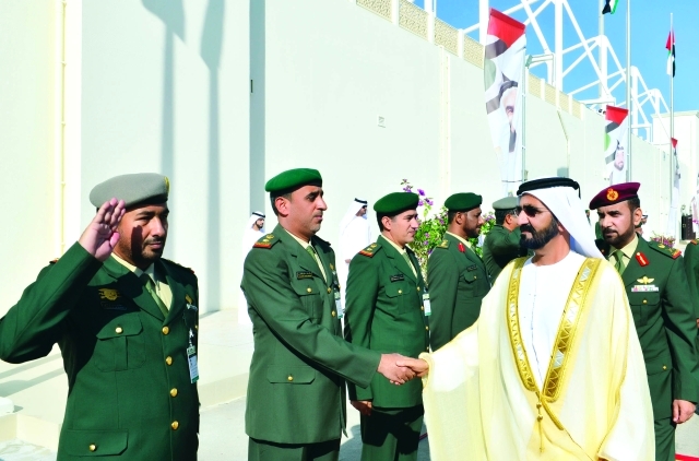 "■ نائب رئيس الدولة مصافحاً ضباط القوات المسلحة"