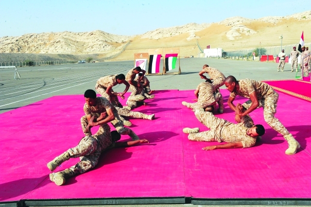 "■ من العروض العسكرية في حفل التخرج"