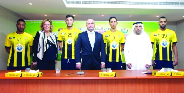 "■ اللاعبون الجدد يرتدون قميص كلباء | البيان"