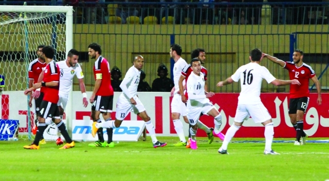 "■ من لقاء المنتخب الأردني مع نظيره المصري | البيان"