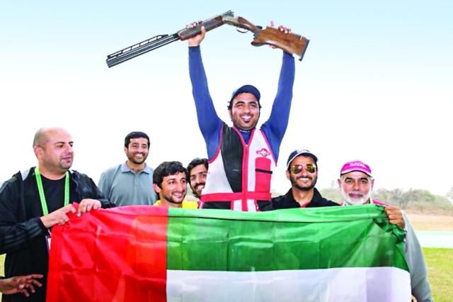 "■ خالد الكعبي البطل الذهبي يحتفل مع البعثة بالإنجاز | البيان"
