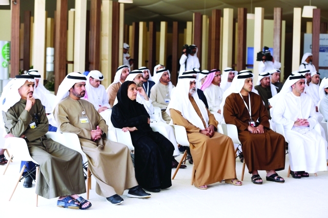 "سيف ومنصور بن زايد ونهيان وحمدان بن مبارك ولبنى القاسمي وأحمد جمعة الزعابي"