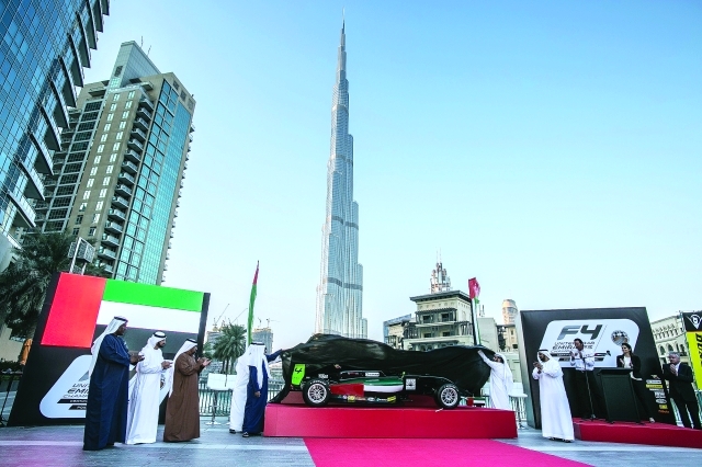 نهيان بن مبارك يدشن الفورمولا 4 في الإمارات
