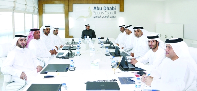 "■ الرميثي يترأس اجتماع لجنة شركات الكرة | البيان"