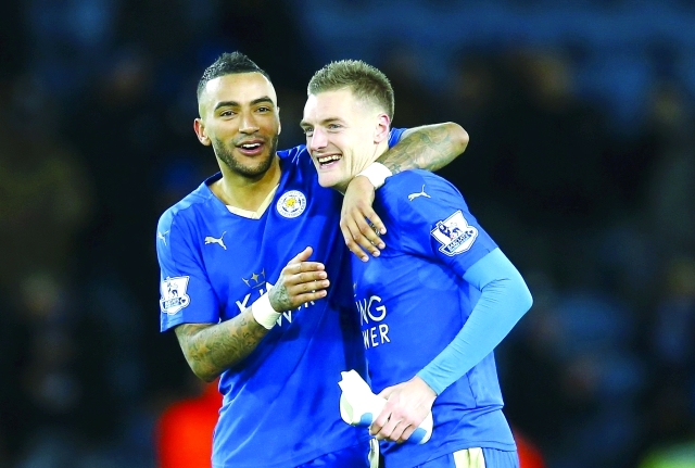 "■ فاردي مع سامبسون يحتفلان بالفوز على ليفربول | أ ف ب"