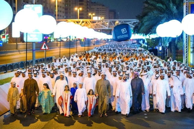 "■ محمد بن راشد ومحمد بن زايد وحمدان بن محمد وعمار النعيمي وهزاع ونهيان ومنصور بن زايد ومنصور بن محمد ونهيان بن مبارك وسعيد بن محمد آل نهيان والشيوخ خلال المسيرة | وام"
