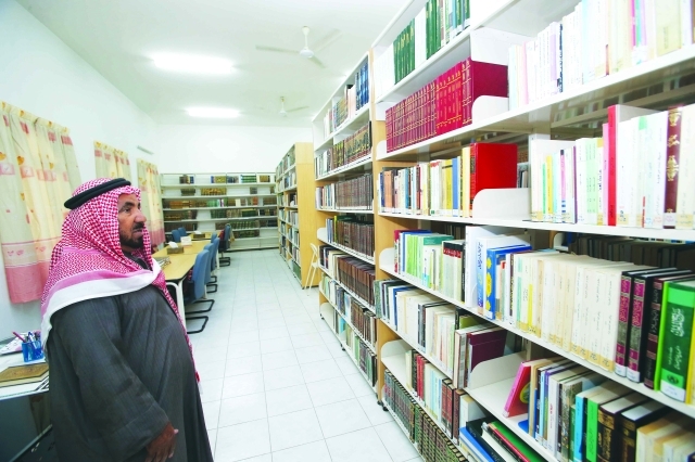 "تحويل المكتبة الخاصة لخدمة أفراد المجتمع ــ تصوير- غلام كاركر"
