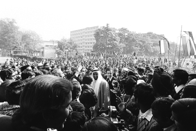 "■ الشيخ زايد طيب الله ثراه خلال الزيارة التاريخية إلى الهند"