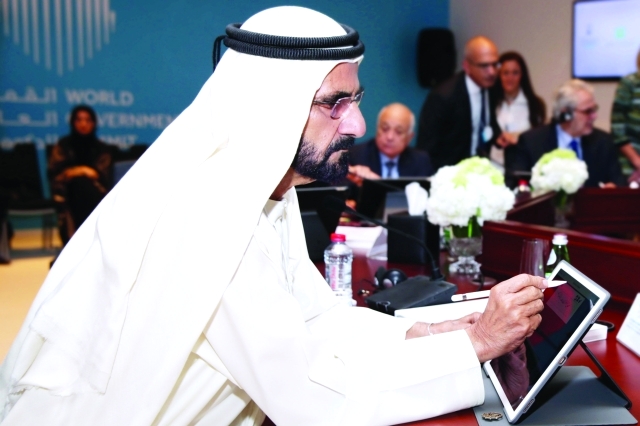 "محمد بن راشد خلال الاجتماع الاول للمجلس الاستشاري الإنساني العالمي"