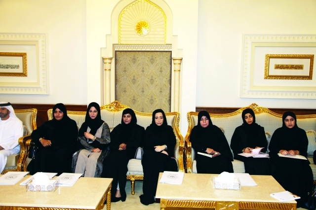 "Ⅶ عضوات تنفيذي الشارقة خلال مشاركتهن في الورشة"