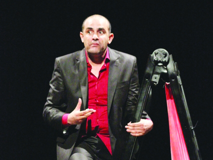 "من مسرحية أعراس آمنة"