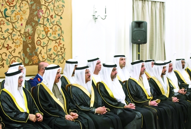 "حمدان بن محمد وسيف وحامد بن زايد وسلطان المنصوري وصقر غباش وأنور قرقاش"