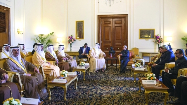 "محمد بن زايد خلال المباحثات مع الرئيس الهندي بحضور حمدان بن محمد وسيف وحامد بن زايد وسلطان المنصوري | وام"