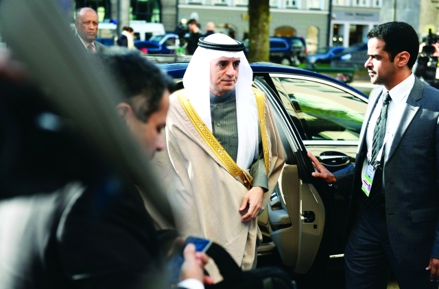 "عادل الجبير عند وصوله مكان انعقاد مؤتمر الأمن في ميونيخ إي.بي.إيه"