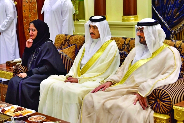 "■ حسين الحمادي ونجلاء العور وأحمد جمعة الزعابي"