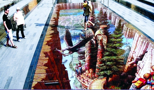 "■ أحد الأعمال الفنية التي عرضت في الموسم الأول في كانفس دبي للفنان الأميركي كورت وينر | ارشيفية"