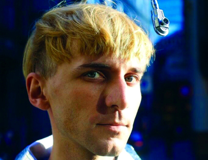 "■ نيل هاربيسون"