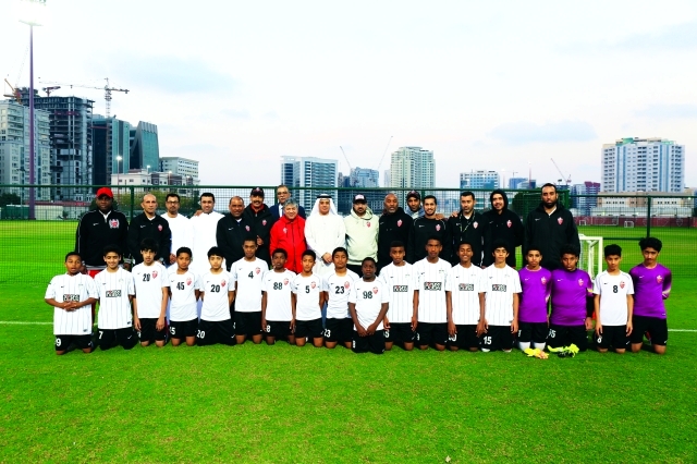 "■ حماد ومطر غراب وموسى عباس مع ناشئي الأهلي | البيان"