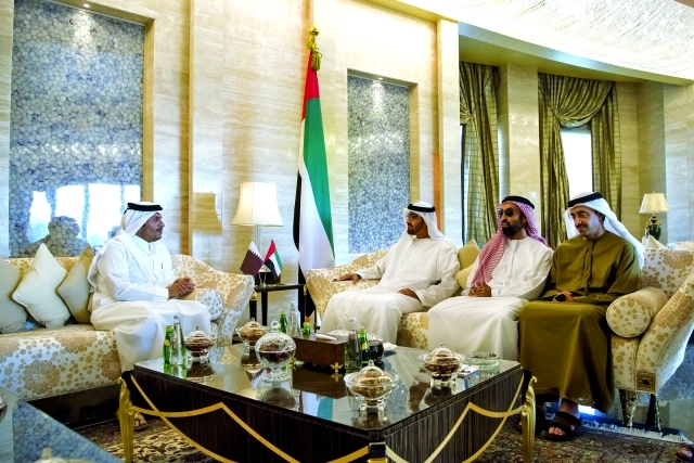 "■ ولي عهد أبوظبي بحضور طحنون وعبدالله بن زايد خلال لقائه وزير خارجية قطر"