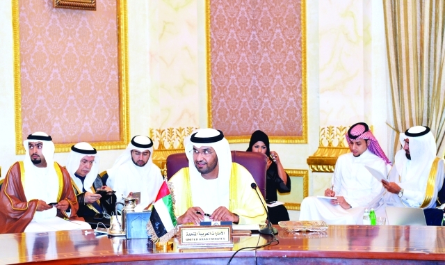 "سلطان بن أحمد سلطان الجابر خلال ترؤسه وفد الدولة في الاجتماع بالرياض | وام"