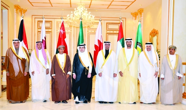 "صورة تجمع وزراء الإعلام الخليجيين خلال اختتام اجتماع استثنائي في الرياض | وام"