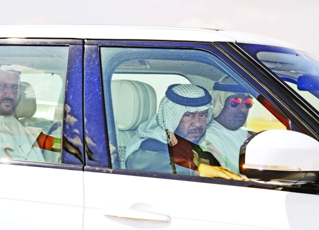 "■ سلطان بن زايد خلال متابعة السباق | البيان"