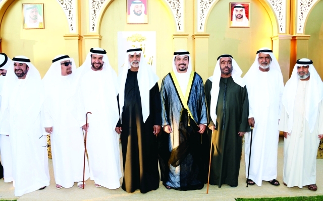 "نهيان بن مبارك خلال حضوره أفراح الظاهري ــ وام"