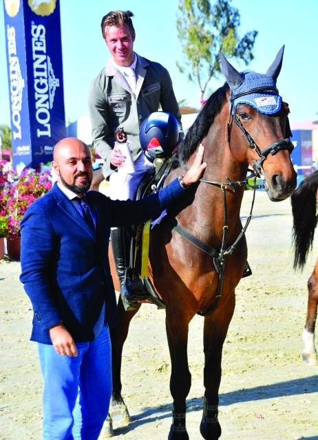 "■ زنتر ماي يتسلم جائزة التمايز من باتريك عون | البيان"