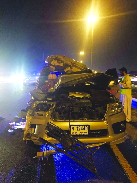 "■ العربة المتضررة في حادث التصادم مع حصان هائم - البيان"