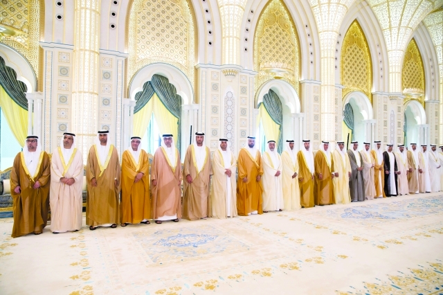 "كبار مديري الجهات الحكومية خلال مراسم أداء اليمين"