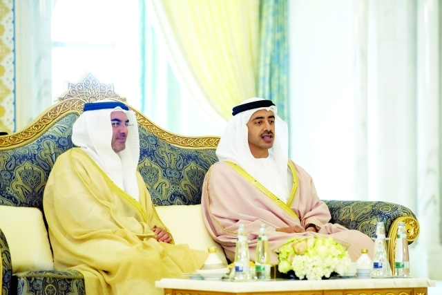 "عبد الله بن زايد ومحمد بن خليفة آل نهيان"