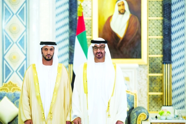 "محمد بن زايد وعبد الله بن محمد آل حامد"