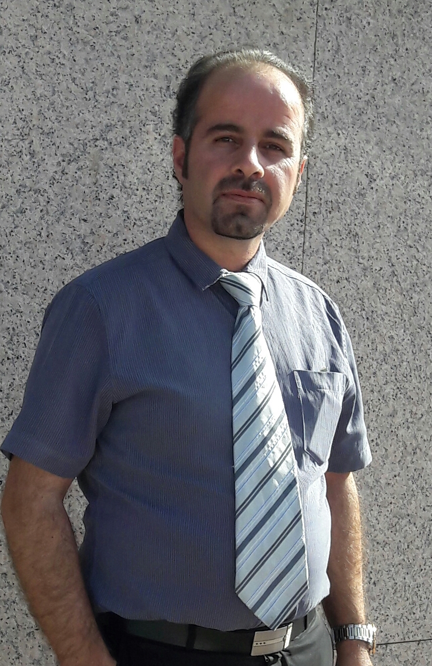 "مصطفى خليل"