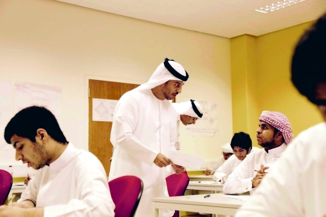 "■ خلال جولة الوزير التفقدية على مراكز الامتحان بدبي | من المصدر"