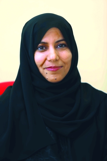 "د. شيخة الطنيجي: تحسين المكانة الاجتماعية للمعلم"