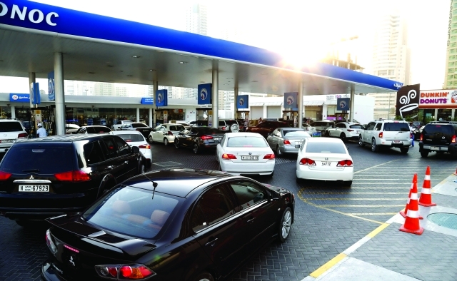 "■ محطات الوقود تجري تخفيضاً جديداً على أسعار البنزين أول مارس | البيان"
