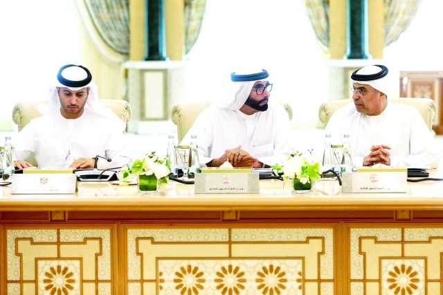 "عبيد الطاير ومحمد البواردي وأحمد بالهول"