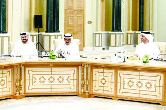 "حمدان بن راشد وعبد الله بن زايد ومحمد القرقاوي"