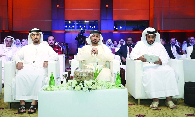 "راشد بن حميد يتابع إحدى جلسات مؤتمر عجمان الدولي للبيئة | البيان"