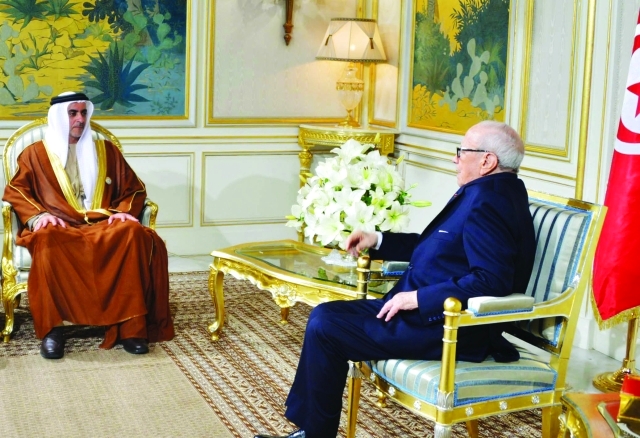 "■ الرئيس التونسي في استقبال سيف بن زايد"