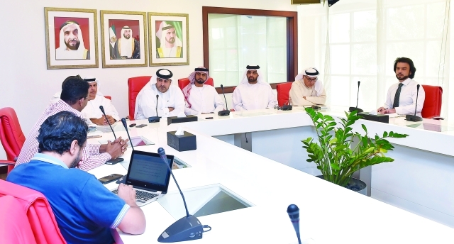 "■ منصور لوتاه يتحدث للإعلام في المؤتمر الصحافي | البيان"