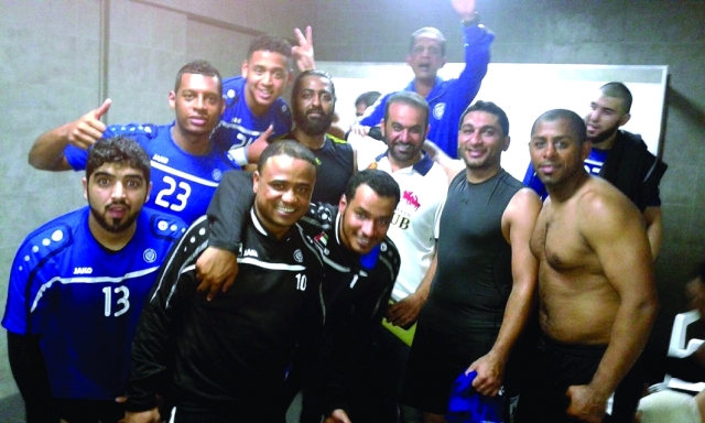 "■ فرحة لاعبي النصر بعد المباراة | البيان"